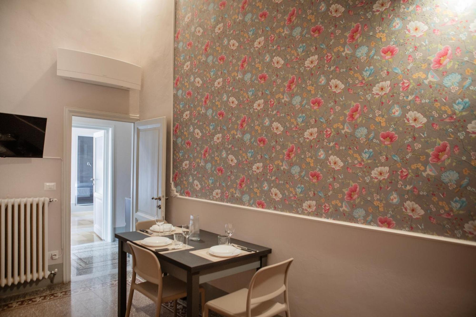 Buonarroti Boutique Apartment ฟลอเรนซ์ ภายนอก รูปภาพ